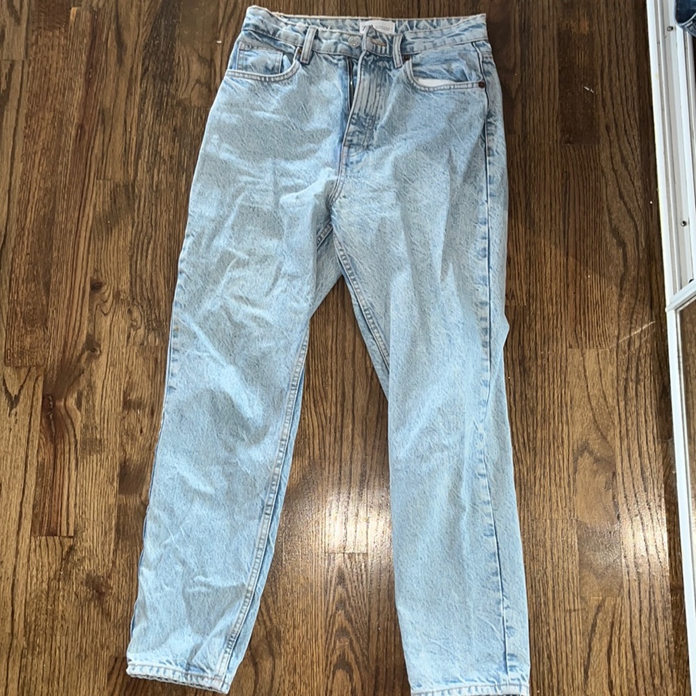 Fit like mom jeans, super comfy